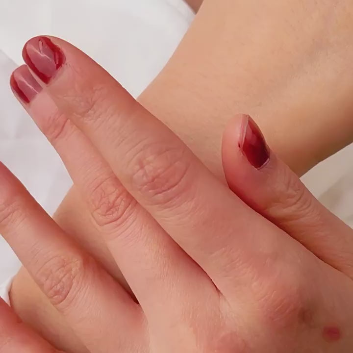 Personalized women’s temperament bracelet with custom engraving