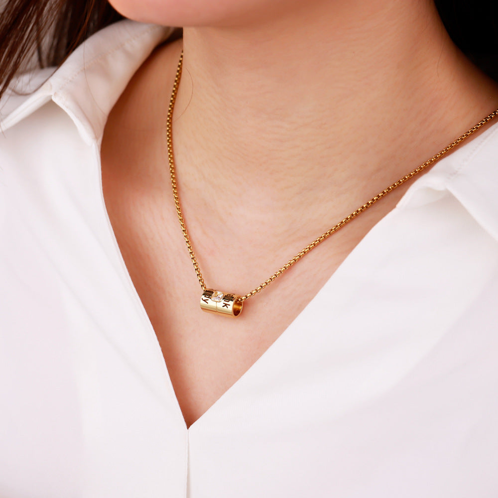 European and American  non-fading copper material, fashionable temperament, versatile women's necklace, engraved name pendant