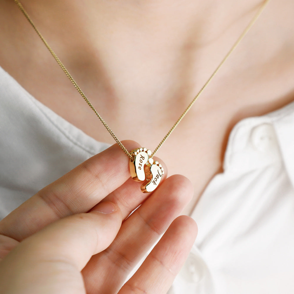 Gold lettering small thick foot necklace silver clavicle necklace can be engraved content: Valentine's Day girlfriend pendant