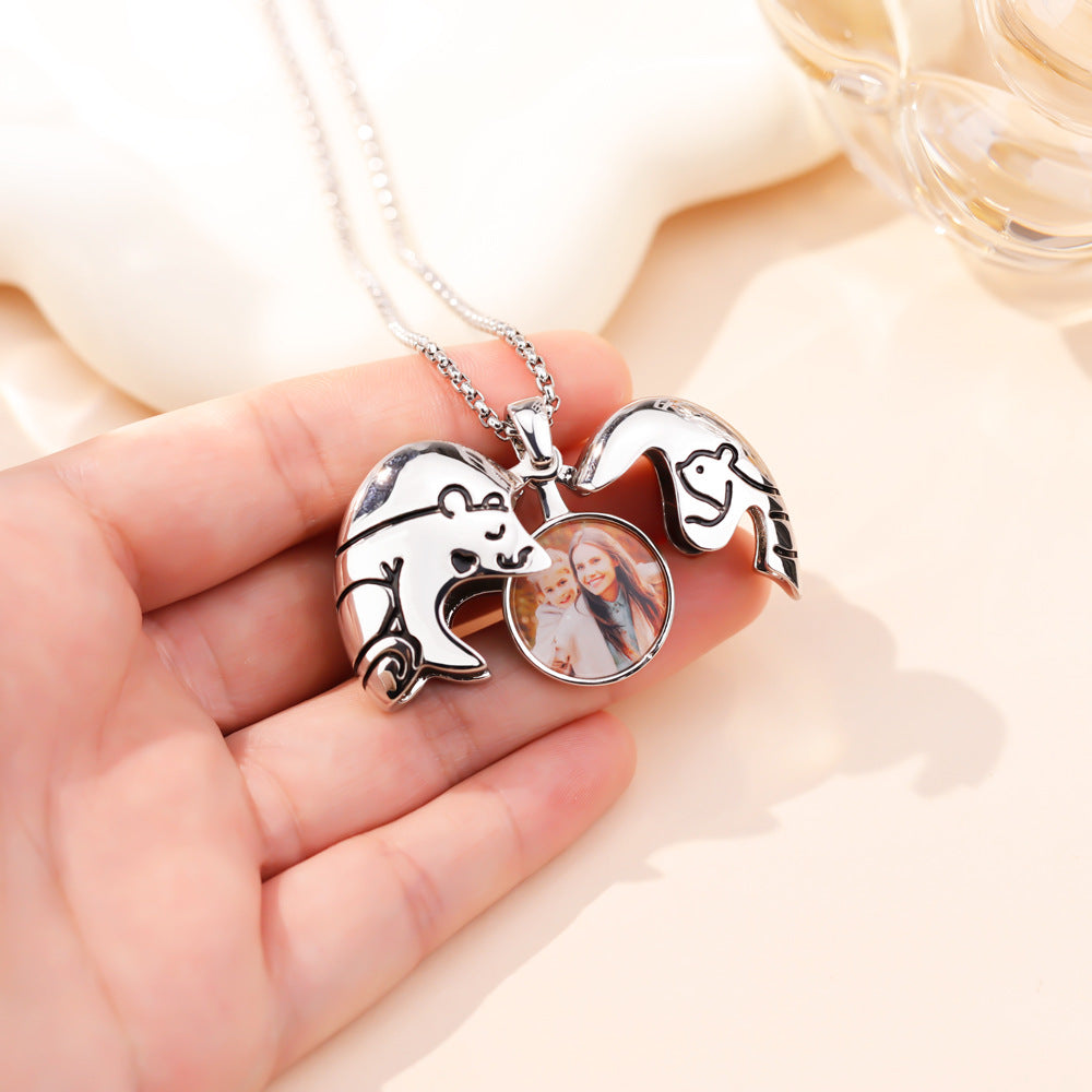 Independent station new bear hug opening and closing necklace ins wind to send mom girlfriend peach heart color print photo necklace gift