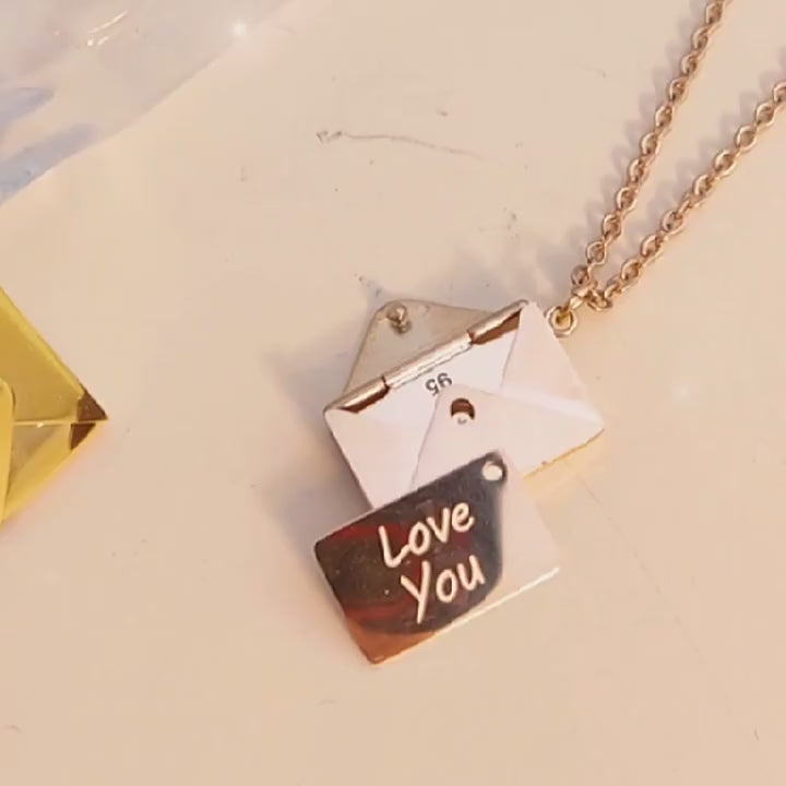 European and American valentine's day gift envelope necklace can be DIY lettering necklace women's fashion titanium silver clavicle chain pendant